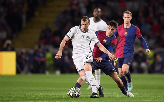 按照世界杯抽签规则，阿根廷和西班牙在决赛之前不会相遇（根据世界杯抽签规定，阿根廷与西班牙只能在决赛相逢）