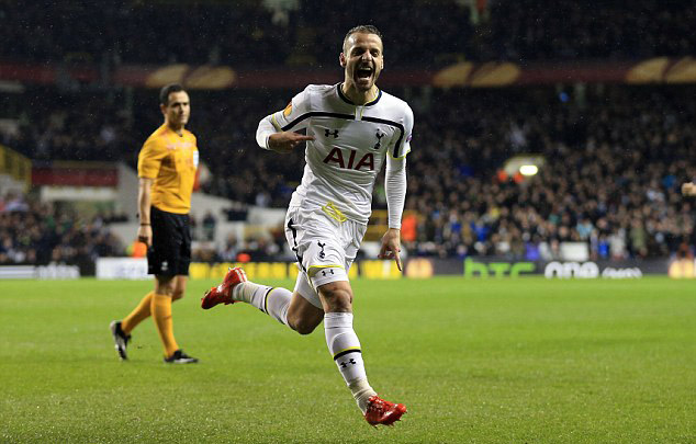 基本锁定世界杯席位，哈兰德和挪威队友赛后在更衣室激情庆祝（世界杯门票基本到手，哈兰德与挪威队友赛后在更衣室狂欢）