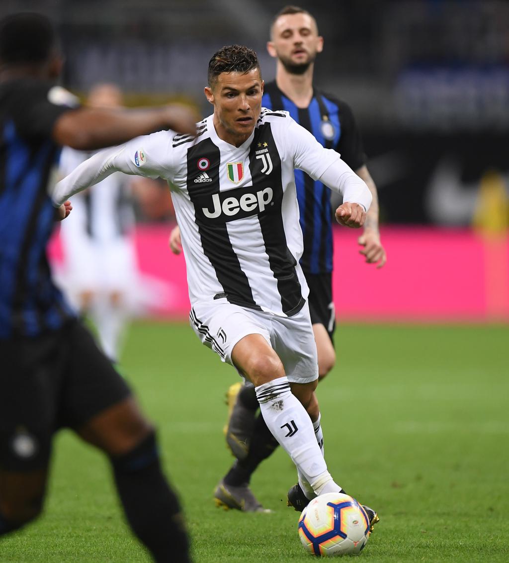 马兹拉维：右中卫和右翼卫都适合我，我能做到兼顾进攻和防守