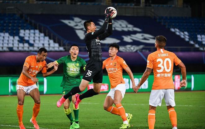 博格巴投资全球首支现代化专业赛驼队，成为其股东和大使（博格巴入股全球首支现代化职业赛驼队，出任形象大使）