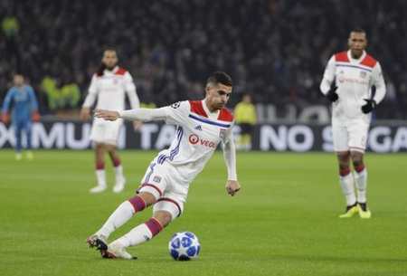 巴萨球员最新身价：亚马尔2亿欧元居首，莱万仅剩900万（巴萨球员身价更新：亚马尔2亿欧领跑，莱万仅剩900万）