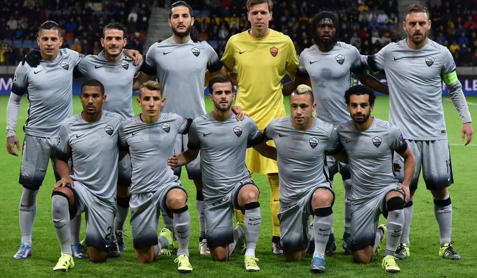 英超赛程提醒：切尔西对阵曼联,（英超焦点对决：切尔西迎战曼联）