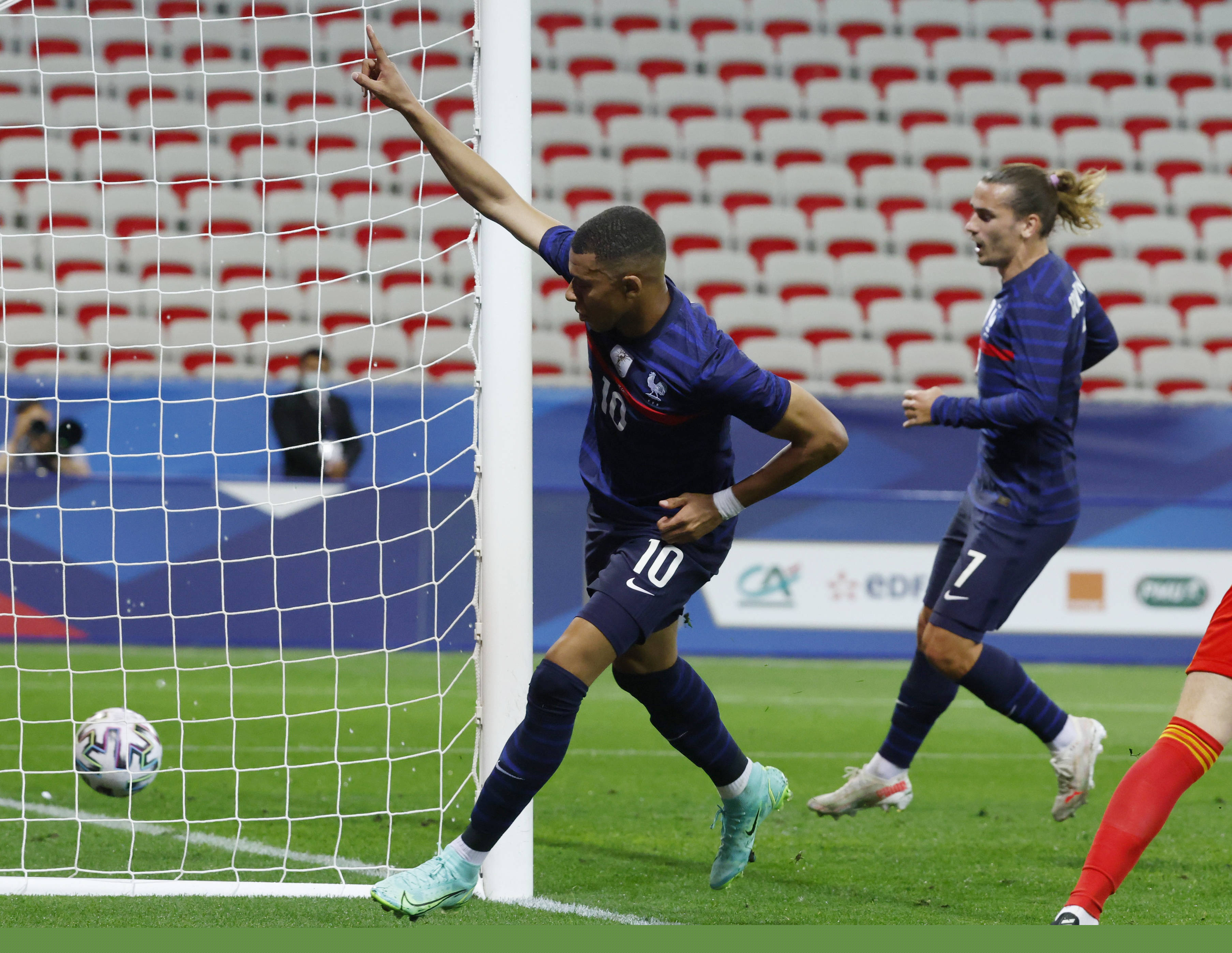 追梦：雷霆有能力做到73胜，但我们当年73胜让我少活了几年（追梦：雷霆有望冲击73胜，但我们那年73胜真把我熬老了几岁）