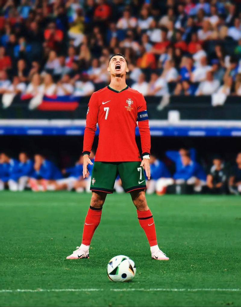 罗体：卢卡库本周末可能归队，预计意超杯半决赛踢米兰时复出（罗体：卢卡库有望本周末归队，或将在意超杯半决赛对阵米兰时复出）