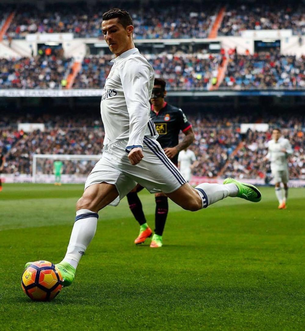 英超前瞻：曼城剑指三分紧追榜首，桑德兰变阵挑战强敌（英超前瞻：曼城力争三分逼近榜首，桑德兰变阵硬碰强敌）