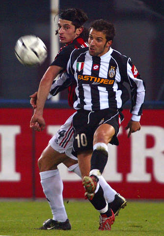 记者：利物浦已接触罗德里戈团队，球员同意了一份非正式报价（记者：利物浦与罗德里戈团队已接触，球员同意非正式报价）