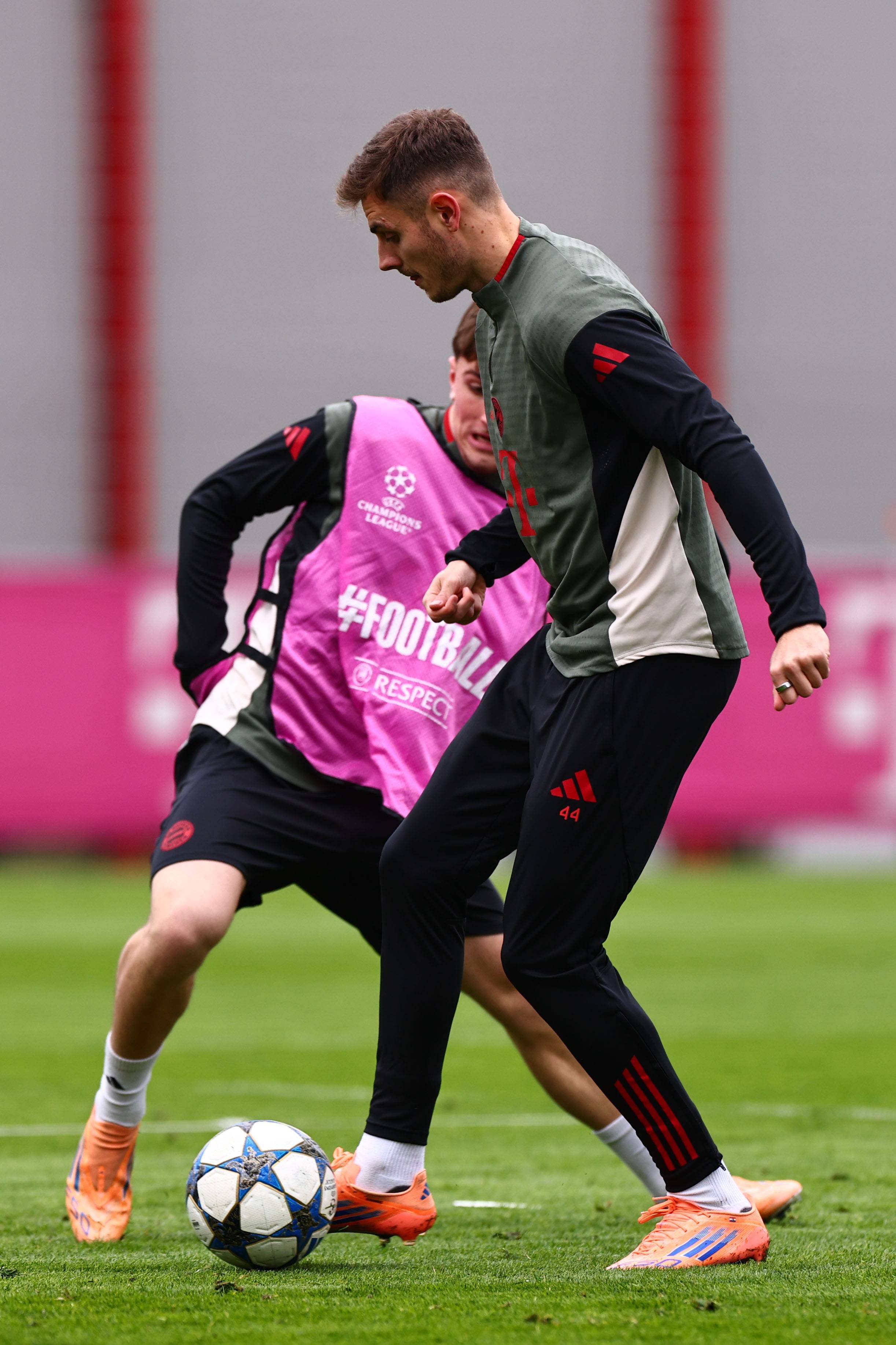 库巴西：很高兴重返诺坎普，我曾多次以球迷身份来到这里（库巴西：重返诺坎普倍感欣喜，此前我多次以球迷身份到访）